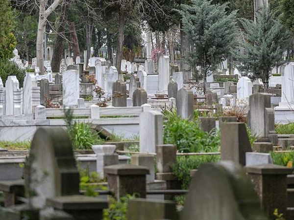 İki qızı və əri faciəvi şəkildə öldü - özü yaralı dəfnə gəldi - <span class="color_red">VİDEO </span>