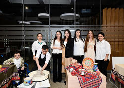 Leyla Əliyeva və Arzu Əliyeva həssas qruplara aid şəxslərin yaradıcılıq prosesi ilə tanış olublar