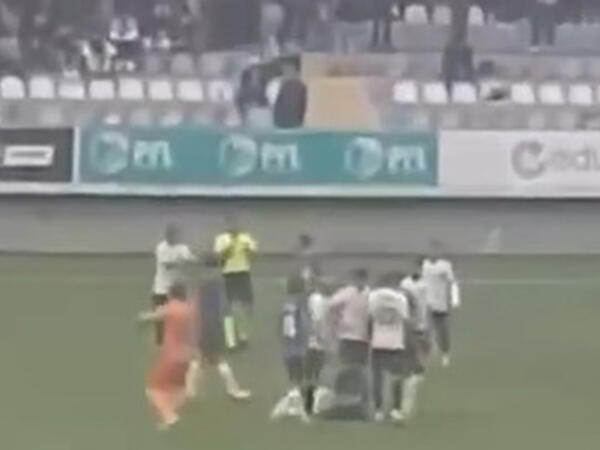 Bakıda keçirilən matçda dava - <span class="color_red">VİDEO</span>