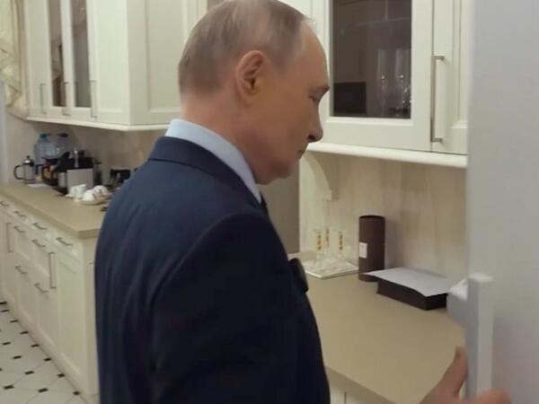 Putin soyuducusunun içini göstərdi - <span class="color_red">VİDEO</span>