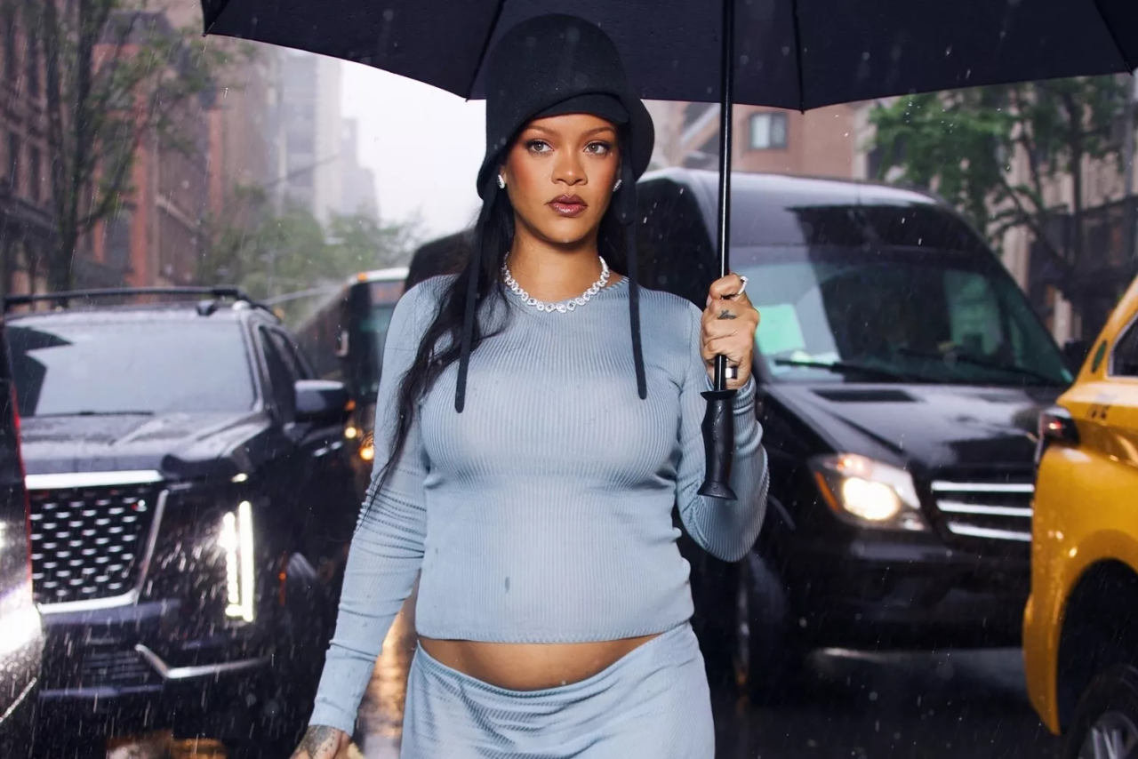 Rihanna yenidən hamilədir - FOTO