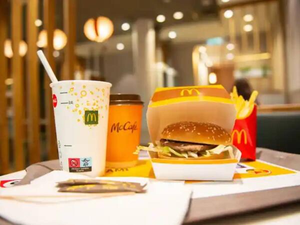 7 yaşlı oğlan anasının cipini qaçırdıb &quot;McDonald's&quot;a getdi - FOTO