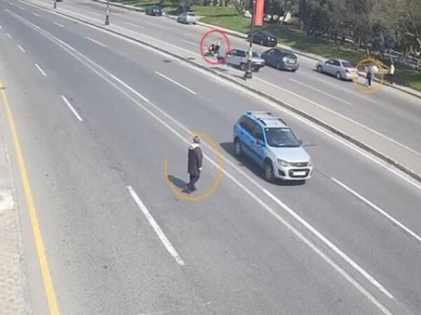 Bakıda ana və övladını maşın vurdu - DƏHŞƏTLİ GÖRÜNTÜLƏR