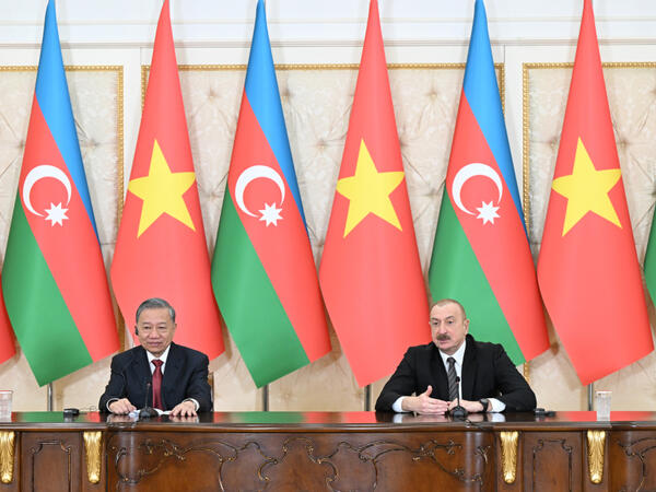 Azərbaycanın və Vyetnamın dövlət başçıları mətbuata bəyanatlarla çıxış ediblər - <span class="color_red">FOTO</span>