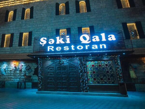 Bakının mərkəzində məşhur restoran sökülür - Plana düşüb - FOTO