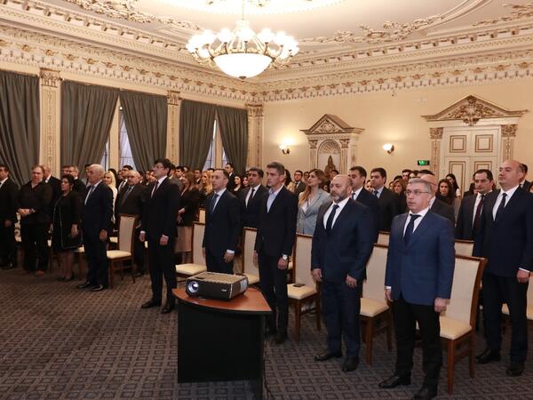 Ümummilli Lider Heydər Əliyevin anadan olmasının 102-ci ildönümü Diasporla İş üzrə Dövlət Komitəsində qeyd edilib - FOTO