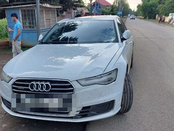 Xanım Nəsirovanı &quot;Audi&quot; vurdu - Avtobusdan düşdüyü an... - <span class="color_red">FOTO</span>