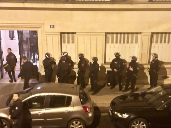Fransada polislər yazıçının evinə basqın etdi - Kitabında hakimiyyəti ifşa etmişdi - FOTO