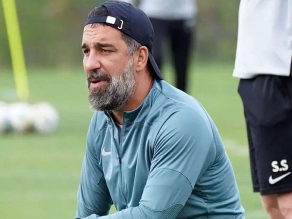 Arda Turan İngiltərə klubunda?