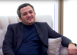 Meyxanaçı azyaşlı oğluna “Range Rover” aldı - VİDEO