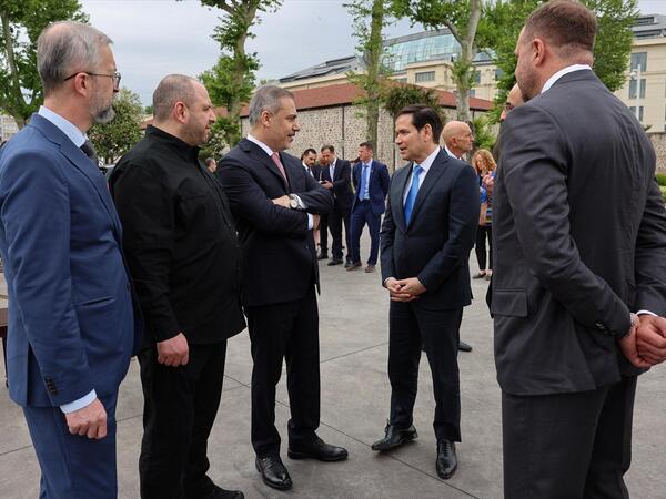 İstanbuldakı sülh toplantısından diqqət çəkən KADR