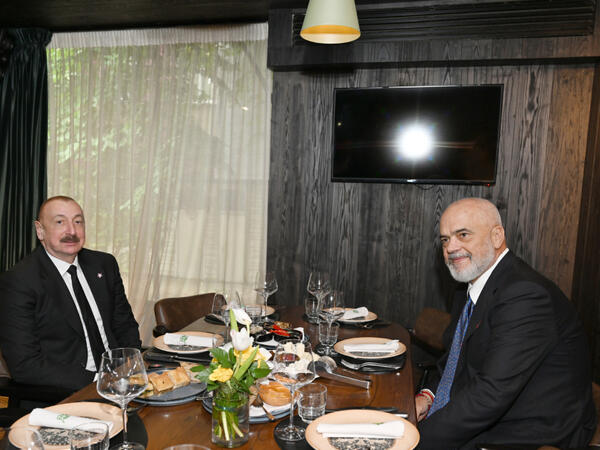 Prezident İlham Əliyevlə Albaniyanın Baş nazirinin işçi nahar əsnasında görüşü olub