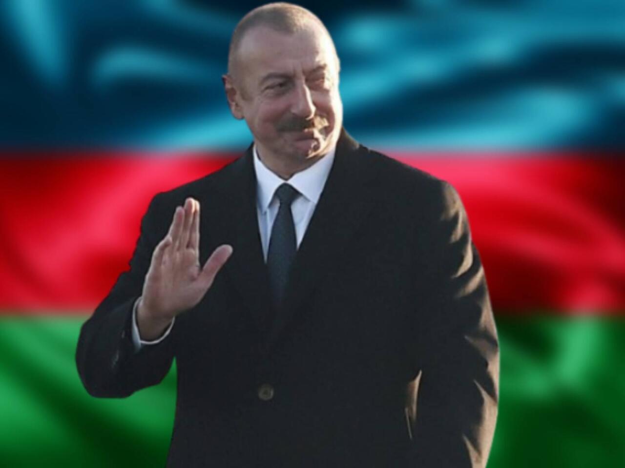 Azərbaycan Şərqdən Qərbə könülləri