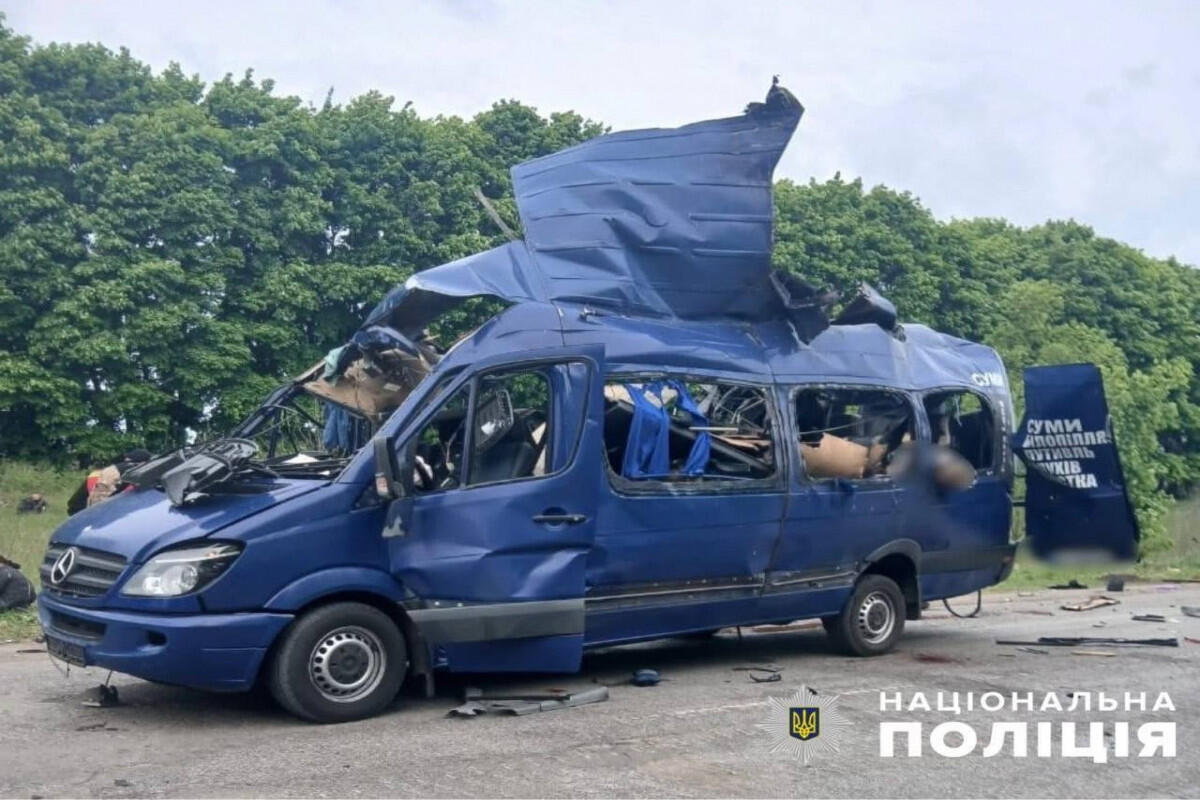 Ukraynada avtobus PUA ilə vuruldu -