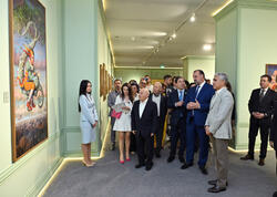 Heydər Əliyev Mərkəzində braziliyalı rəssam Luiz de Souzanın sərgisinin açılışı olub - FOTO