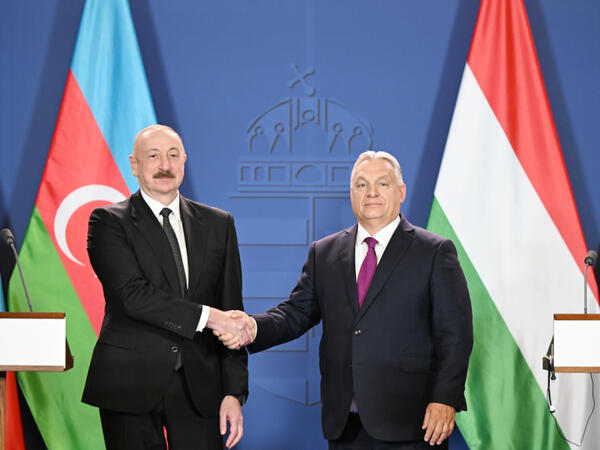 Budapeştdə Prezident və Macarıstanın Baş naziri Viktor Orban mətbuata bəyanatlarla çıxış ediblər