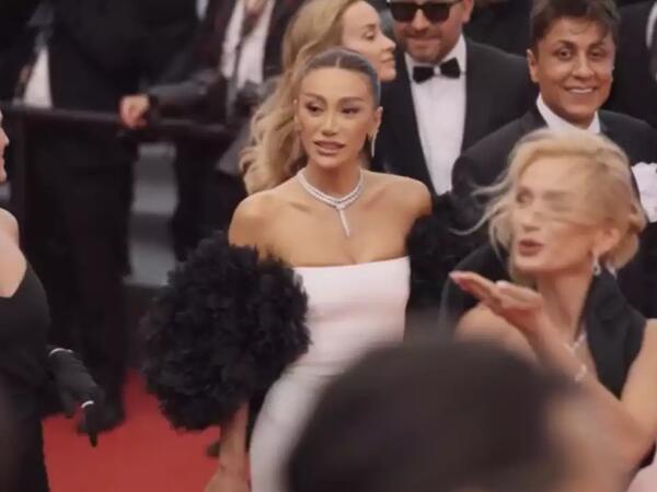 Röya Ayxan qırmızı xalıda - <span class="color_red">VİDEO</span>