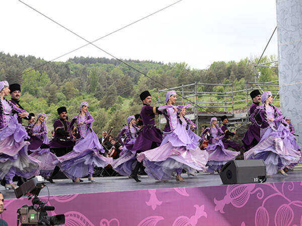 Şuşada “Xarıbülbül” musiqi festivalının açılışı oldu - <span class="color_red">FOTO</span>