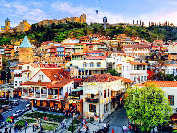 Tiflisin mərkəzində ATIŞMA