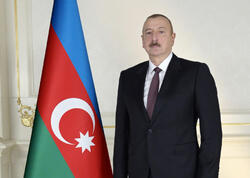 İlham Əliyev Anım Günü ilə əlaqədar Vətən müharibəsi şəhidlərinin xatirəsini bir dəqiqəlik sükutla yad edib