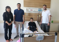 Ürəyi bulanırdı, 9 yaşlı qızın mədəsindən görün nə çıxdı - FOTO