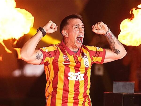 Musleradan sonra &quot;Qalatasaray&quot;ın yeni kapitanı bəlli oldu - FOTO