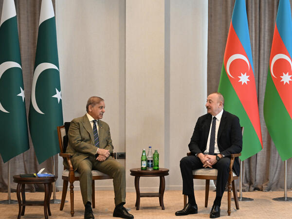 Laçında İlham Əliyevin Pakistanın Baş naziri ilə məhdud tərkibdə görüşü keçirilib - FOTO