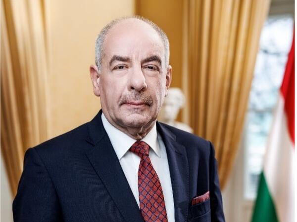Macarıstan Prezidenti İlham Əliyevi təbrik edib
