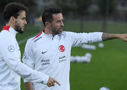Gökhan Gönül Türkiyə millisindən <span class="color_red">getdi</span>