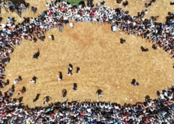 300 illik ənənə - Bunu oynayan 1 həftə gəzə bilmir - FOTO