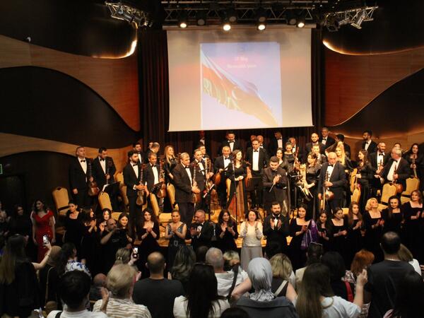 Səid Rüstəmov adına Xalq Çalğı Alətləri Orkestrinin Müstəqillik Gününə həsr olunmuş konserti keçirilib - FOTO