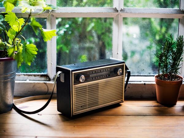 &quot;Qiyamət günü radiostansiyası&quot;ndan iki sirli mesaj