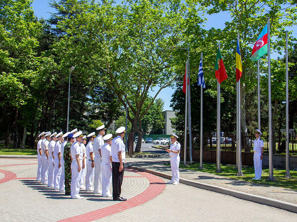 NATO-a məxsus mərkəzdə Azərbaycan bayrağı qaldırıldı - <span class="color_red">FOTO</span>
