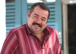 Məşhur aktyor TANINMAZ HALDA – <span class="color_red">FOTO</span>