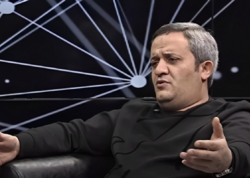 &quot;1 qəpiklik olmayan mahnılarımla bilirsən, nə qədər pul işləmisən?&quot;