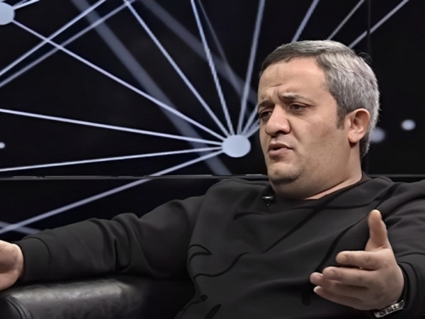 &quot;1 qəpiklik olmayan mahnılarımla bilirsən, nə qədər pul işləmisən?&quot;