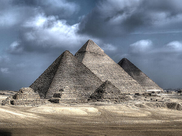 Giza piramidalarının altında sirli yeraltı şəhər tapıldı