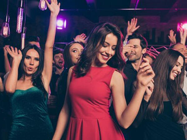 Boşanma təbliğatı pik həddə: Ailələrin dağılmasını da şənlik kimi qeyd edirlər...