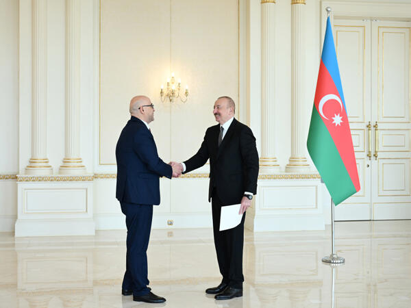 Prezident Fələstinin ölkəmizdə yeni təyin olunmuş səfirinin etimadnaməsini qəbul edib - FOTO