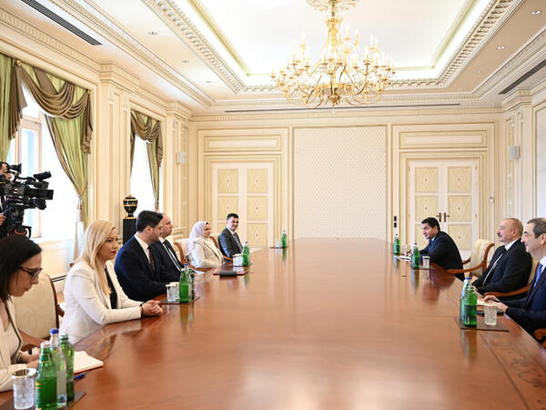 Prezident İlham Əliyev Şimali Makedoniya Assambleyasının sədrini qəbul edib - FOTO