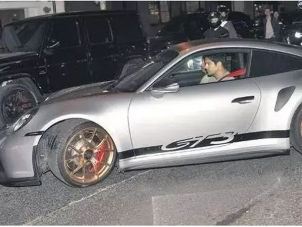 Burak Özçivitin sərvət dəyərində yeni &quot;Porsche&quot;si - FOTO