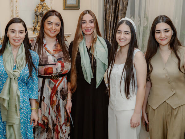 Leyla Əliyeva və Arzu Əliyeva “Zeynəbin sehrli dünyası” adlı sərginin açılışında iştirak ediblər - FOTO