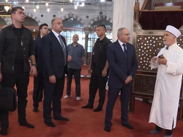 Paşinyan Türkiyədə məscidə getdi - <span class="color_red">VİDEO</span>