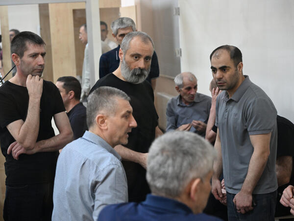 &quot;Müxtəlif ölçüdə çəlləklər hazırlayırdılar&quot; - <span class="color_red">MƏHKƏMƏ -  FOTO</span>