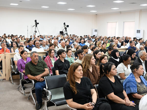 Harutyunyan Azərbaycanın vaxtilə işğal edilmiş ərazilərindəki “bank”ın Ermənistan Mərkəzi Bankı tərəfindən qeydiyyatdan keçmiş bank olduğunu açıqlayıb