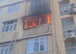 Sumqayıtda yaşayış binasında yanğın olub - <span class="color_red">VİDEO</span>