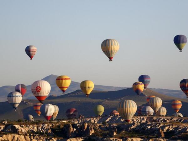 Yanaraq yerə çırpılan hava şarında turistlərin dəhşətli anları - <span class="color_red">VİDEO</span>