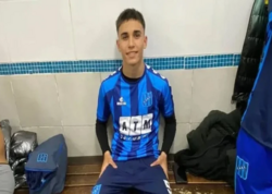 18 yaşlı futbolçu əməliyyatda <span class="color_red">öldü</span>