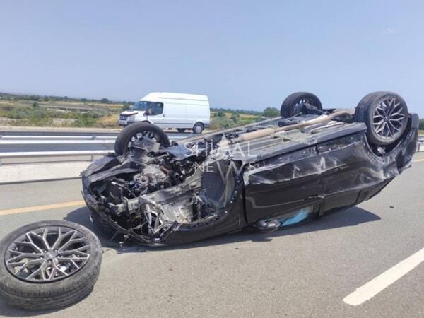 Ödənişli yolda “Changan” aşdı - Sürücü maşından burnu belə qanamadan çıxdı - FOTO
