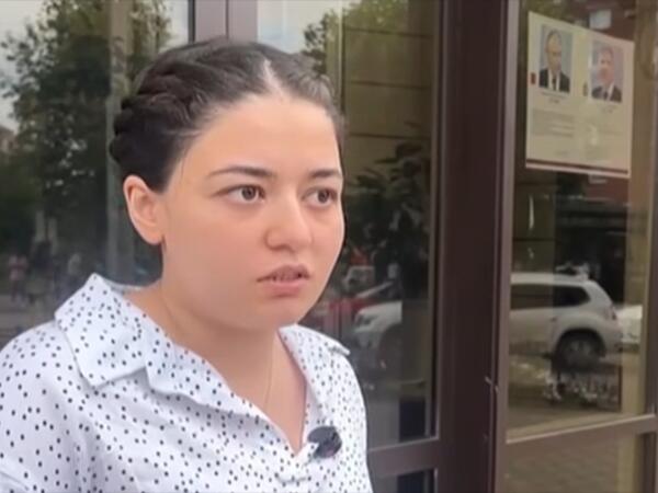 “Mənə təxribatçı suallar verdilər” - Rusiyada hücum edilən qadın - <span class="color_red">VİDEO</span>